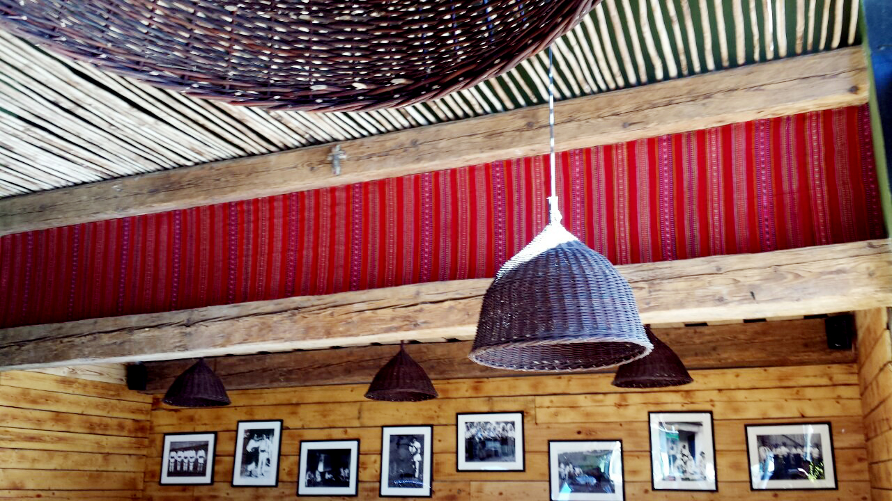 MENNYEZETEK, FALBORÍTÁSOK