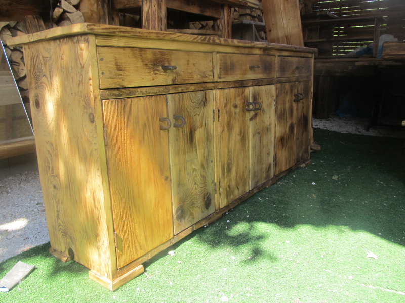 ÁRNYÉKBAN ÁRNYÉKBAN