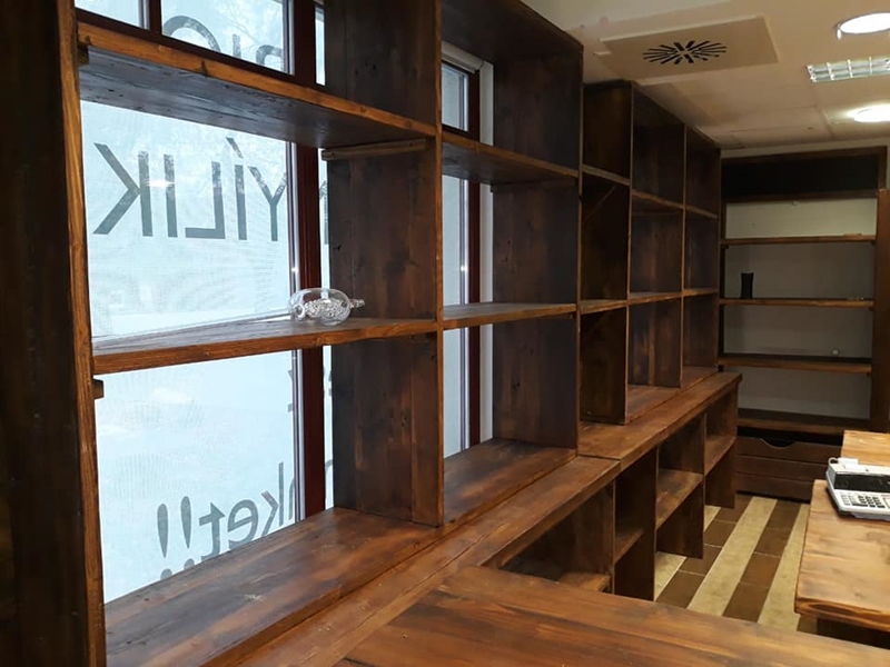 Nagykovácsi bor üzlet V. Nagykovácsi bor üzlet V.