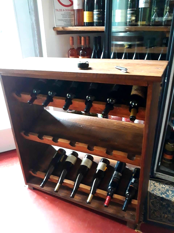 Attila út sarok bor üzlet I. Attila út sarok bor üzlet I.