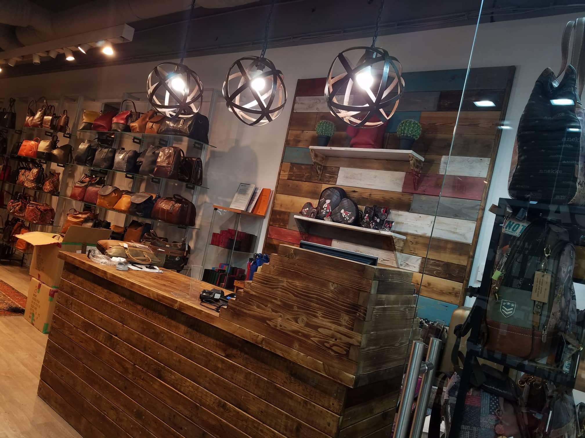 Üzlet pult részlete+deszkafal Üzlet pult részlete+deszkafal