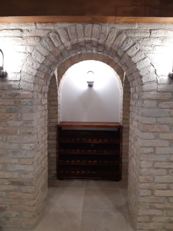 BOLTÍVBEN.. BOLTÍVBEN..